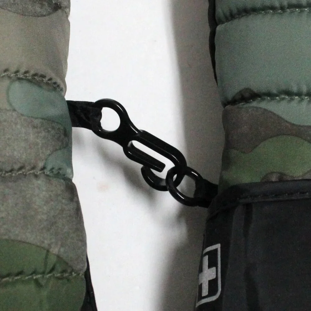 Swiss Tech L-XL Black and Camouflage Peakproof Waterproof Ski Glove